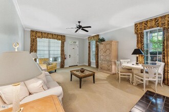 11470 Club Dr in Chapel Hill, NC - Foto de edificio - Building Photo