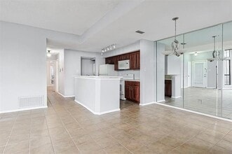 3420 Country Club Dr W in Irving, TX - Building Photo - Building Photo