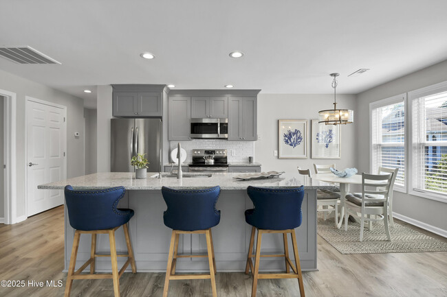 property at 3350 Club Villas Dr