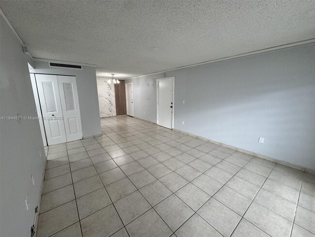 7101 Miami Lakes Dr in Hialeah, FL - Building Photo - Building Photo