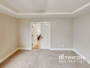 14718 SE Badger Creek Rd in Happy Valley, OR - Foto de edificio - Building Photo