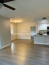 1112 Scholarship in Irvine, CA - Foto de edificio - Building Photo