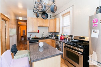 3336 N Sheffield Ave, Unit 3 in Chicago, IL - Building Photo - Building Photo