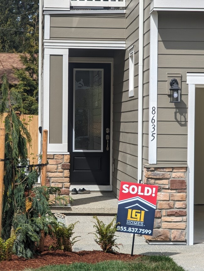 8635 35th Pl NE in Marysville, WA - Foto de edificio - Building Photo