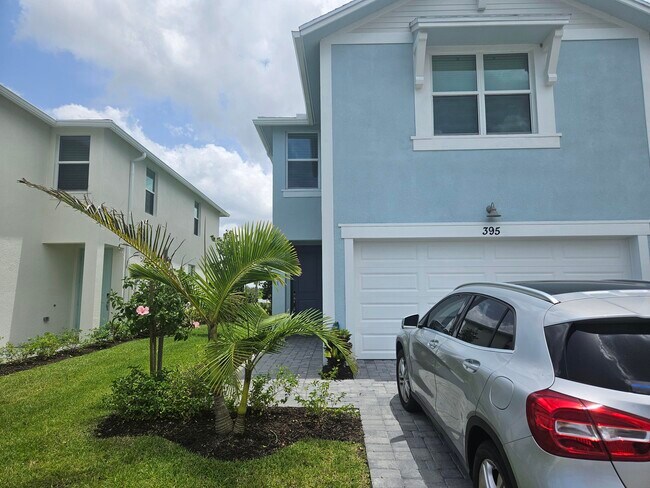 property at 395 Salisbury Cir