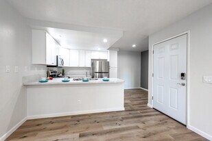 Cypress Terrace in Ontario, CA - Building Photo