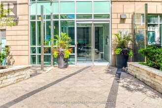 80 Absolute Ave in Mississauga, ON - Building Photo - Building Photo