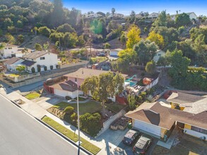 465 Bregante Dr in Diamond Bar, CA - Foto de edificio - Building Photo