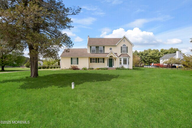 property at 8 Hummingbird Way