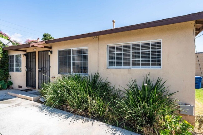 property at 2342 W Wardlow Rd