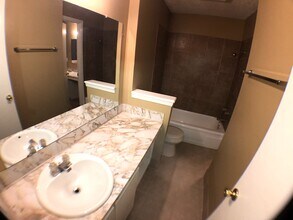 456-456 S Elm Ct in Broken Arrow, OK - Building Photo - Building Photo