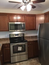 1902 Wrigley St, Unit 1904 in Ely, IA - Foto de edificio - Building Photo