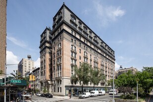 The Manhasset in New York, NY - Building Photo