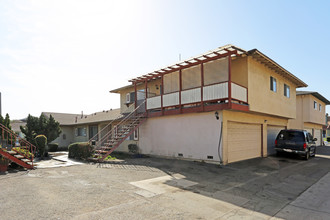 16571 Sabot Ln in Huntington Beach, CA - Building Photo - Building Photo