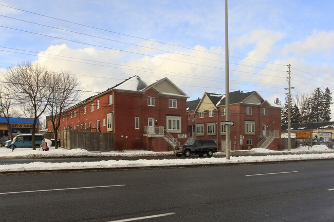 4200 Kingston Rd in Toronto, ON - Building Photo - Building Photo