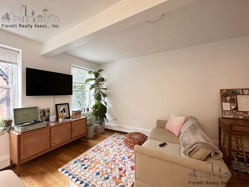 38 Sheafe St, Unit 3 in Boston, MA - Building Photo