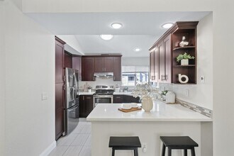 1735 Parkview Green Cir in San Jose, CA - Building Photo - Building Photo