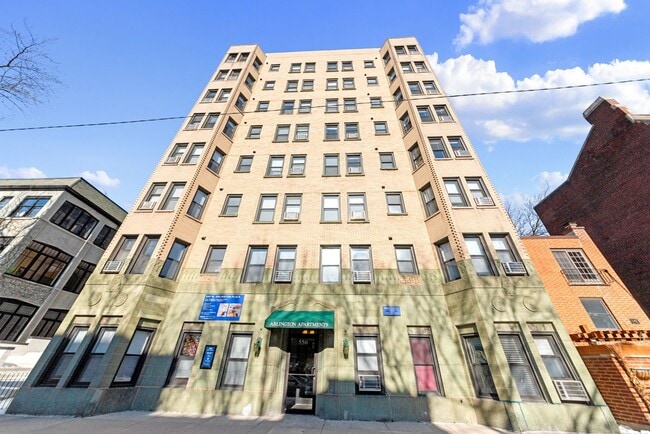 property at 550 W Arlington Pl