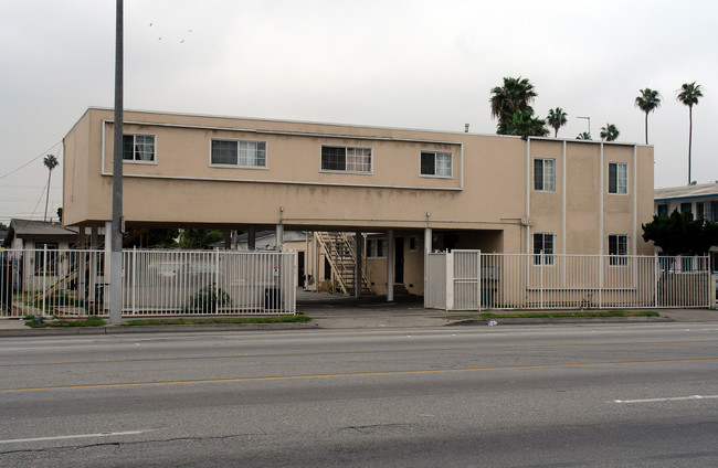 4120 W Century Blvd in Inglewood, CA - Building Photo - Building Photo