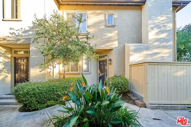 915 Somerville in Irvine, CA - Building Photo - Building Photo