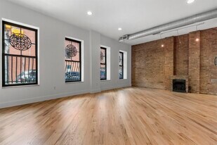 69 Franklin St in Jersey City, NJ - Building Photo
