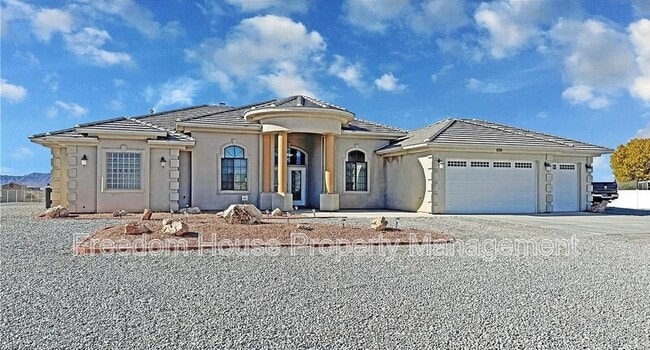 3580 Prairie Ave in Pahrump, NV - Foto de edificio - Building Photo