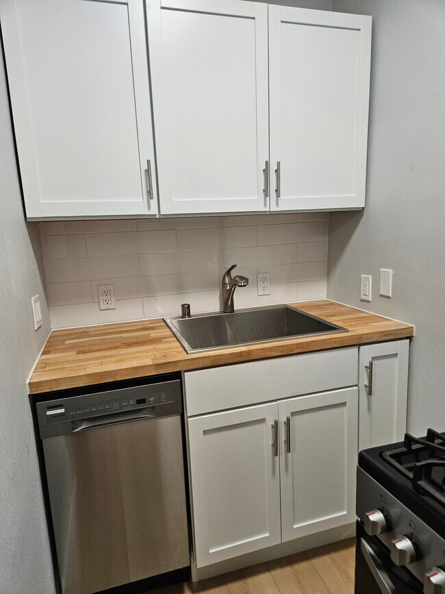 450 W Doty St, Unit 4