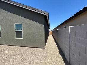 1907 Bucking Bronco Dr in Queen Creek, AZ - Foto de edificio - Building Photo