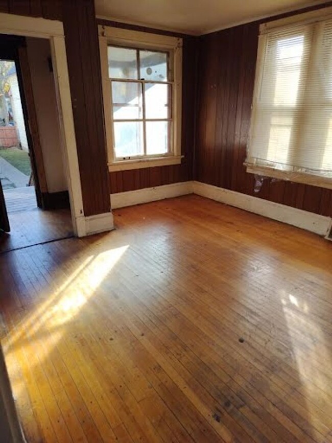 property at 1517 S 23rd St
