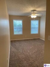 122 Darby Woods Ct in Radcliff, KY - Building Photo - Building Photo