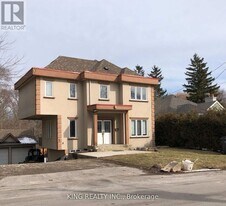 967 Beechwood Ave in Mississauga, ON - Building Photo