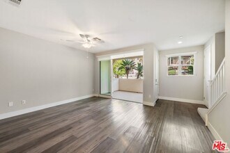 4377 Paxton Pl in Calabasas, CA - Building Photo - Building Photo