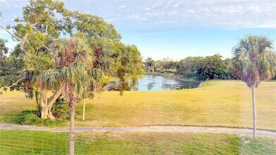 3400 Pinewalk Dr N in Margate, FL - Building Photo - Building Photo