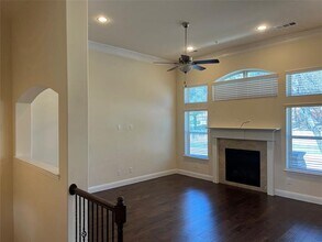 587 Hampshire Dr in Lewisville, TX - Building Photo - Building Photo