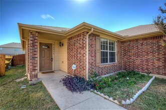 10856 Devontree Dr in Haslet, TX - Building Photo - Building Photo