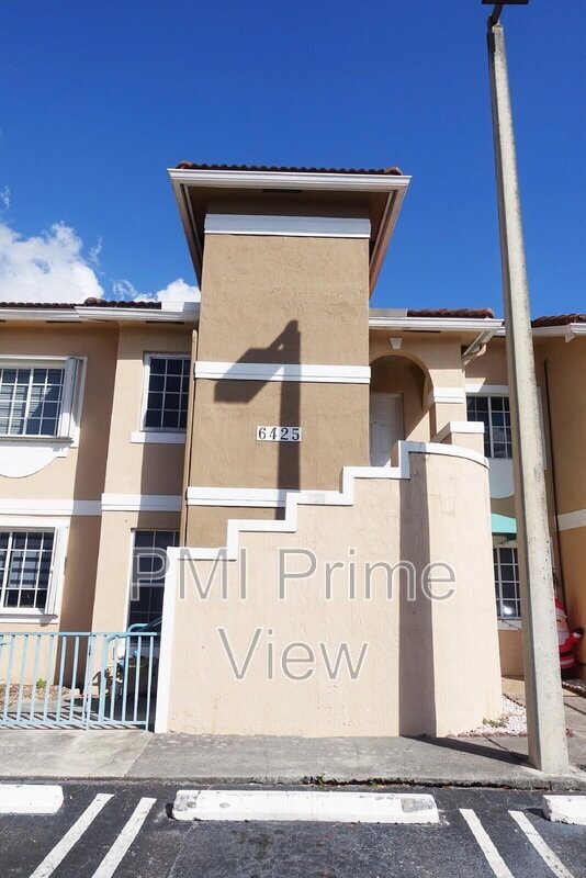 6425 SW 130th Pl in Miami, FL - Building Photo - Building Photo