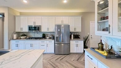 29562 Holsteiner Wy in Menifee, CA - Building Photo - Building Photo