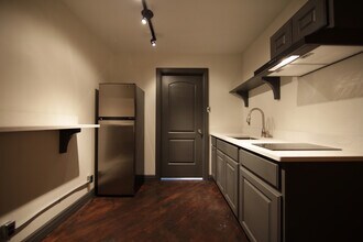 201 S Chaparral St-Unit -01 in Corpus Christi, TX - Building Photo - Building Photo