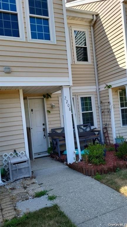 property at 2208 Whispering Hills Dr