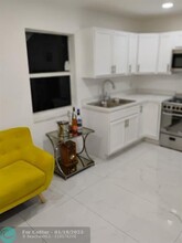 1370 Little River Dr in Miami, FL - Foto de edificio - Building Photo