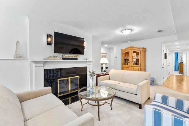 84 Walpole St in Canton, MA - Building Photo - Building Photo