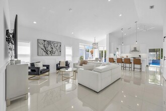 39 Dorchester Cir in Palm Beach Gardens, FL - Building Photo - Building Photo