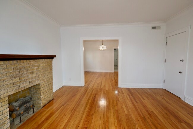 3429 N Lowell Ave, Unit 2 in Chicago, IL - Foto de edificio - Building Photo