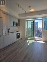 1185 Dupont St in Toronto, ON - Building Photo - Building Photo