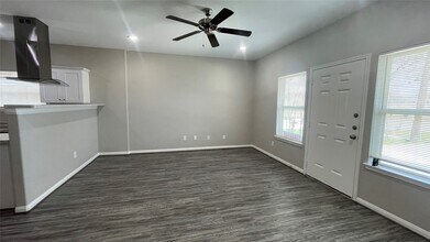 4510 Mayflower St in Houston, TX - Building Photo - Building Photo