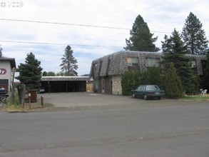 112 Sunset St in Sutherlin, OR - Building Photo - Building Photo