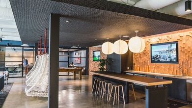 Axis in Los Angeles, CA - Building Photo - Building Photo