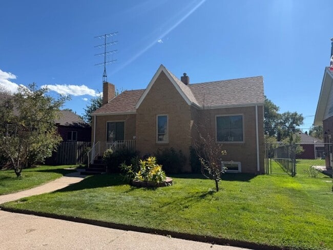property at 109 W 3rd Ave