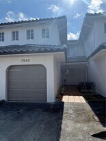 7542 NW 175th St in Hialeah, FL - Building Photo