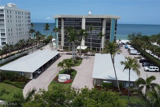 3399 Gulf Shore Blvd N in Naples, FL - Building Photo - Building Photo